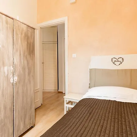 Hostdomus - Airone Apartamento Alassio